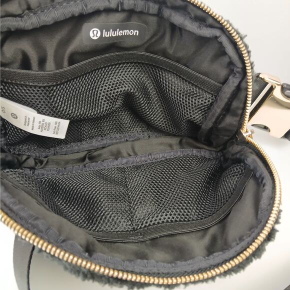 Lululemon Black Sherpa Fleece Everywhere Belt Bag Fanny Pack Crossbody LU9B185 - Picture 6 of 8
